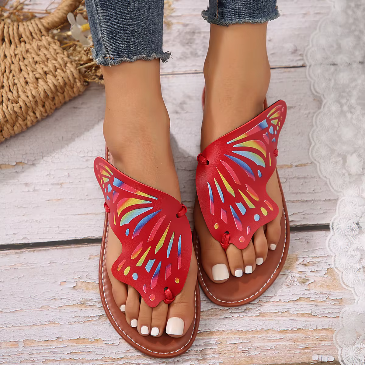 Casual Butterfly Graffiti Lightweight Anti Slip Flat Bottom Flip Flops Outdoor Beach Slippers - Image 5