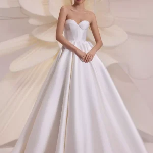 Designed Neckline Long Sleeves Beaded Princess Silhouette Simple Wedding Ball Gown Dress