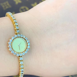 Diamond Vintage Retro Luxury Elegance High Medieval Quartz Clock