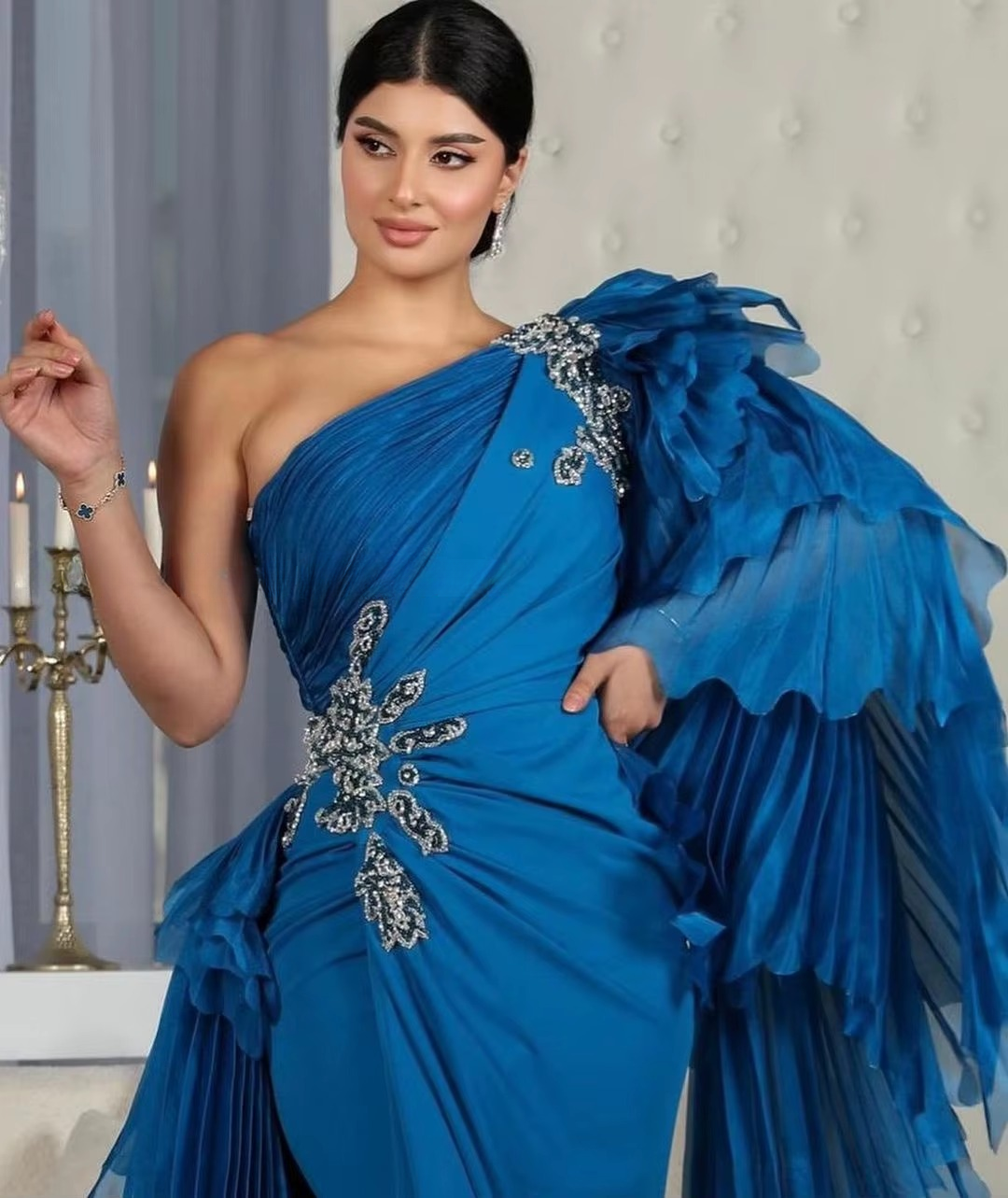 Elegant Feathers Sequins Backless Special Events Evening Party Wedding Dress - Image 3