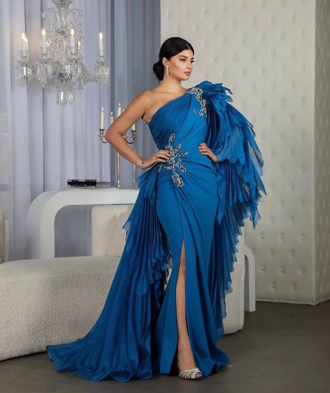 Elegant Feathers Sequins Backless Special Events Evening Party Wedding Dress