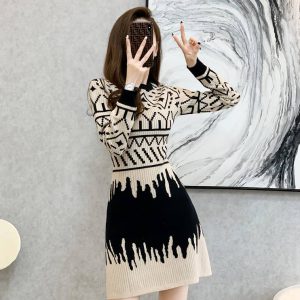 Elegant Geometric Pattern Knitted Slim Fit Sweater Dress