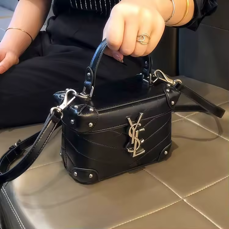 Exquisite High-end Texture Niche Box Single Shoulder Crossbody Bag