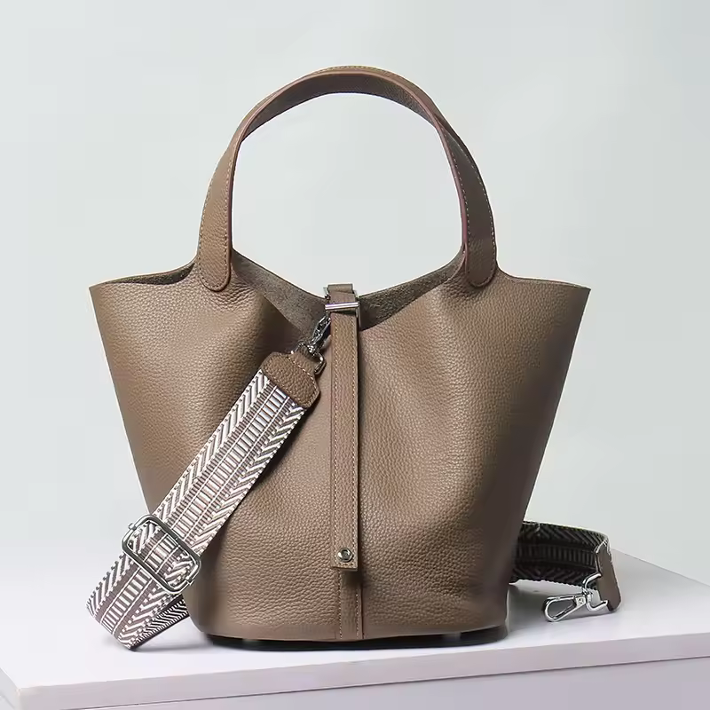 Luxury Genuine Leather No Zipper Portable Bucket Bag with Lock