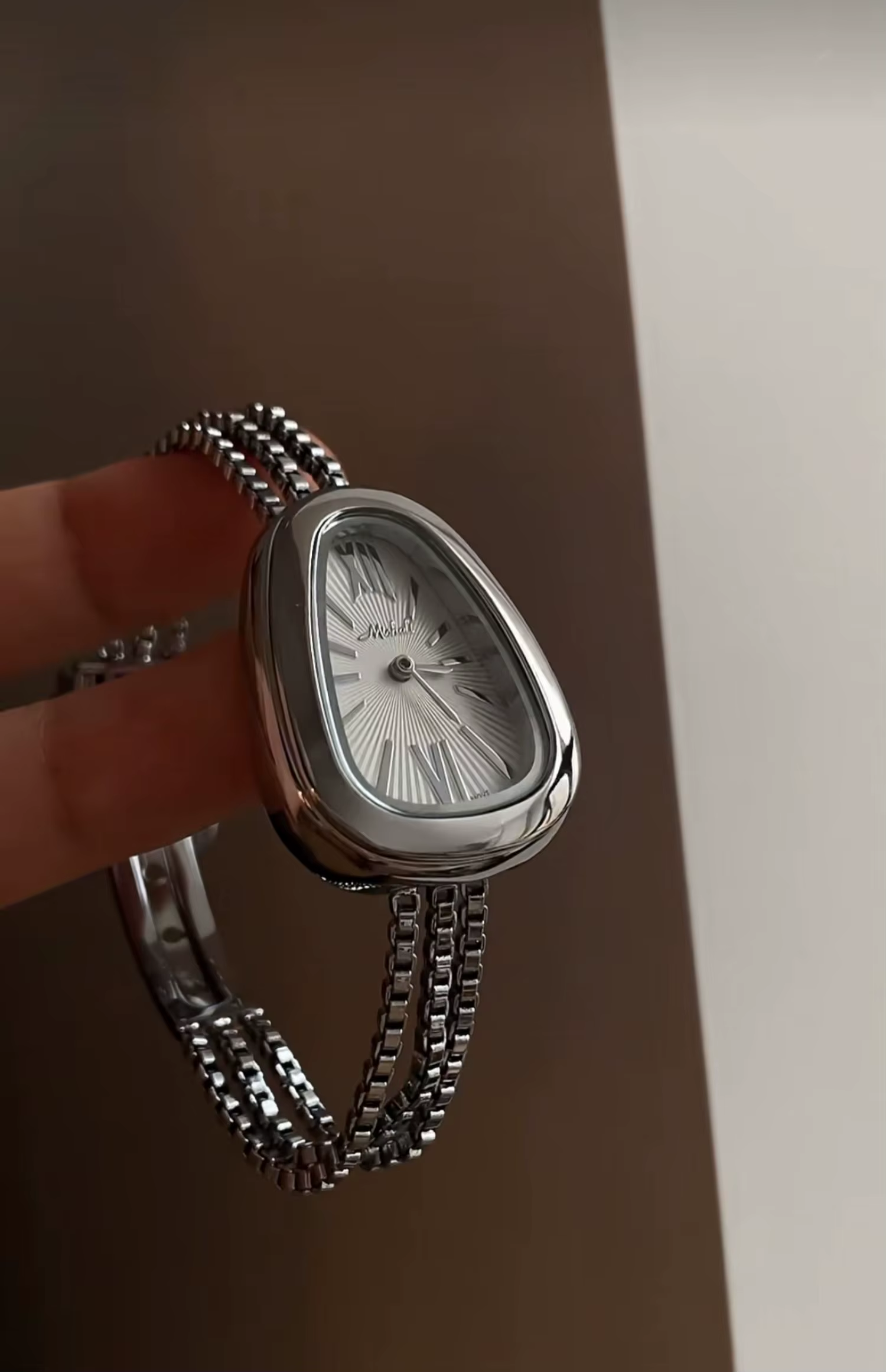 Luxury Niche Snake Head Quartz High-end Temperament Bracelet Watch