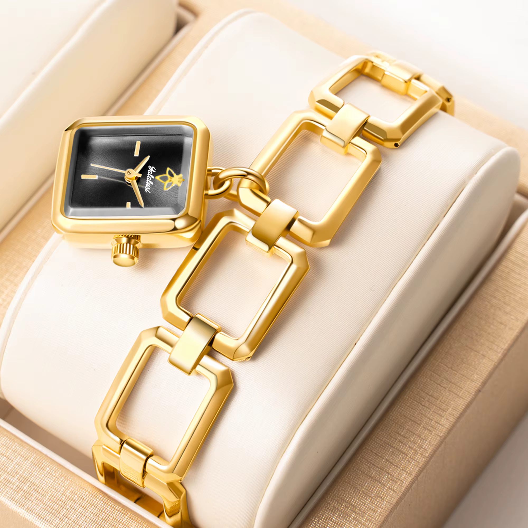 Casual Alloy Hook Buckle Gold Case Bracelet Quartz Small Watch - Image 7