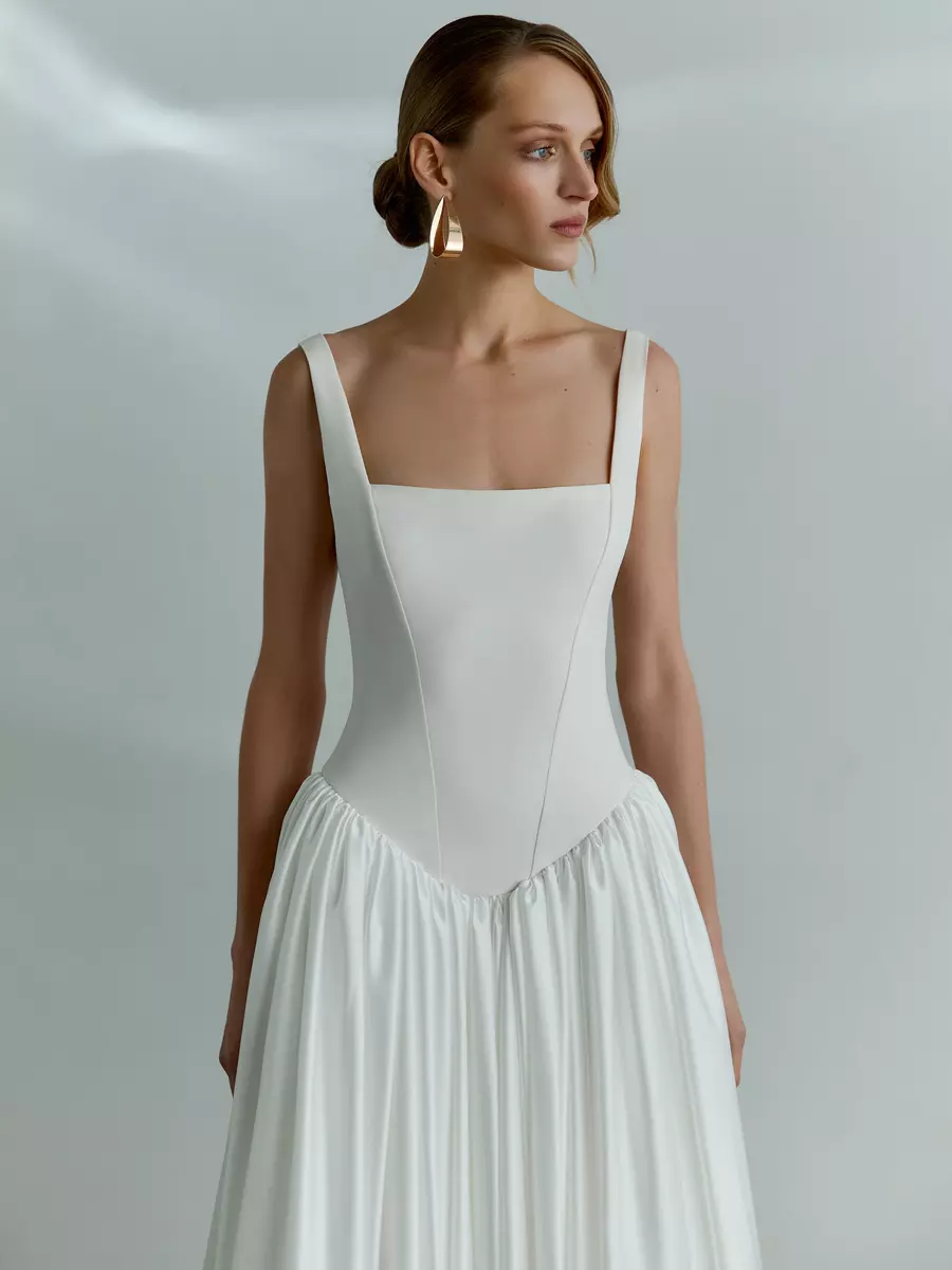 Simple Basque Waist Ball Gown Square Neck Sleeveless Bridal Dresses - Image 6