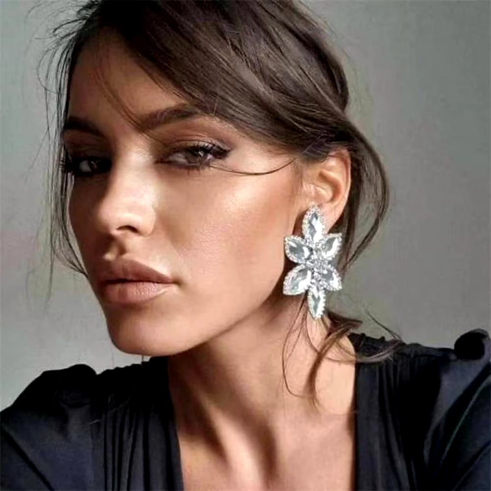 Trendy Rhinestone Flower Shaped Earrings Dinner Party Accessories