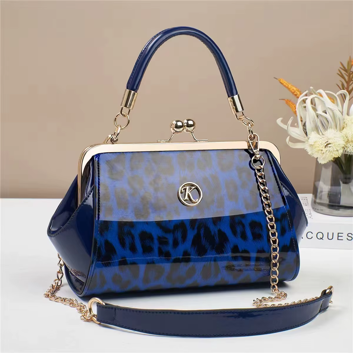 Classic Retro High-Quality Glossy Diagonal Cross Shoulder Dinner Bag