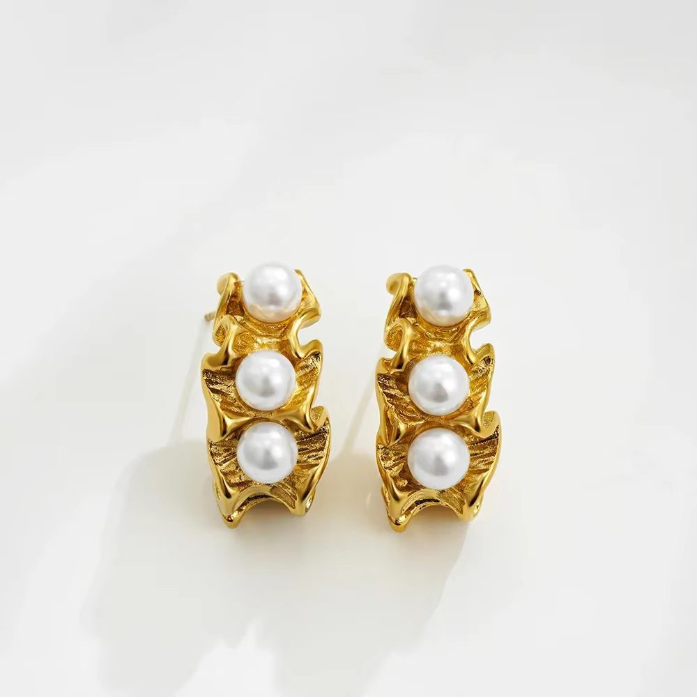 Irregular Plated Lava Textured Weave Elegant Pearl Earring