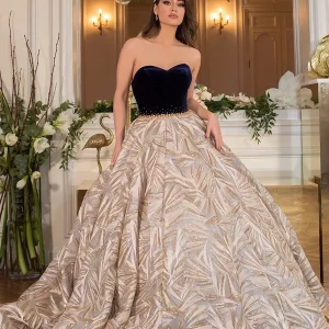 Elegant Silhouette Strapless With Train Sleeveless Zipper Sequins Tulle Dresses