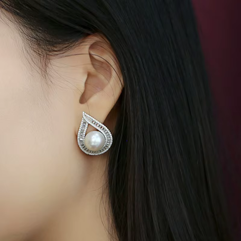 Gorgeous Pear Shape Simulated Pearl Engagement Stud Earrings
