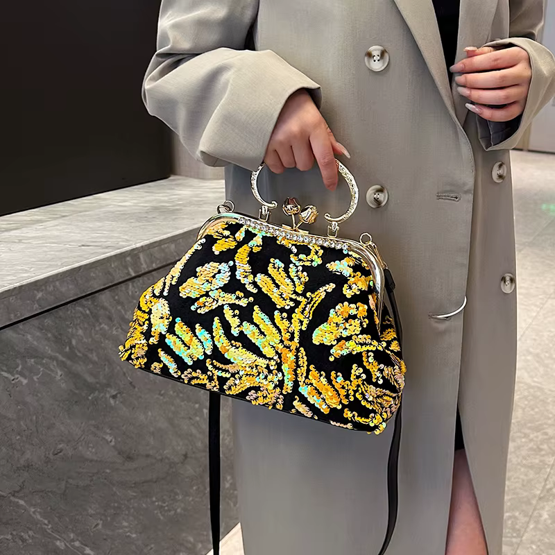 Luxury Embroidery Sequin Flowers Clip Shoulder Shell Evening Bag - Image 4