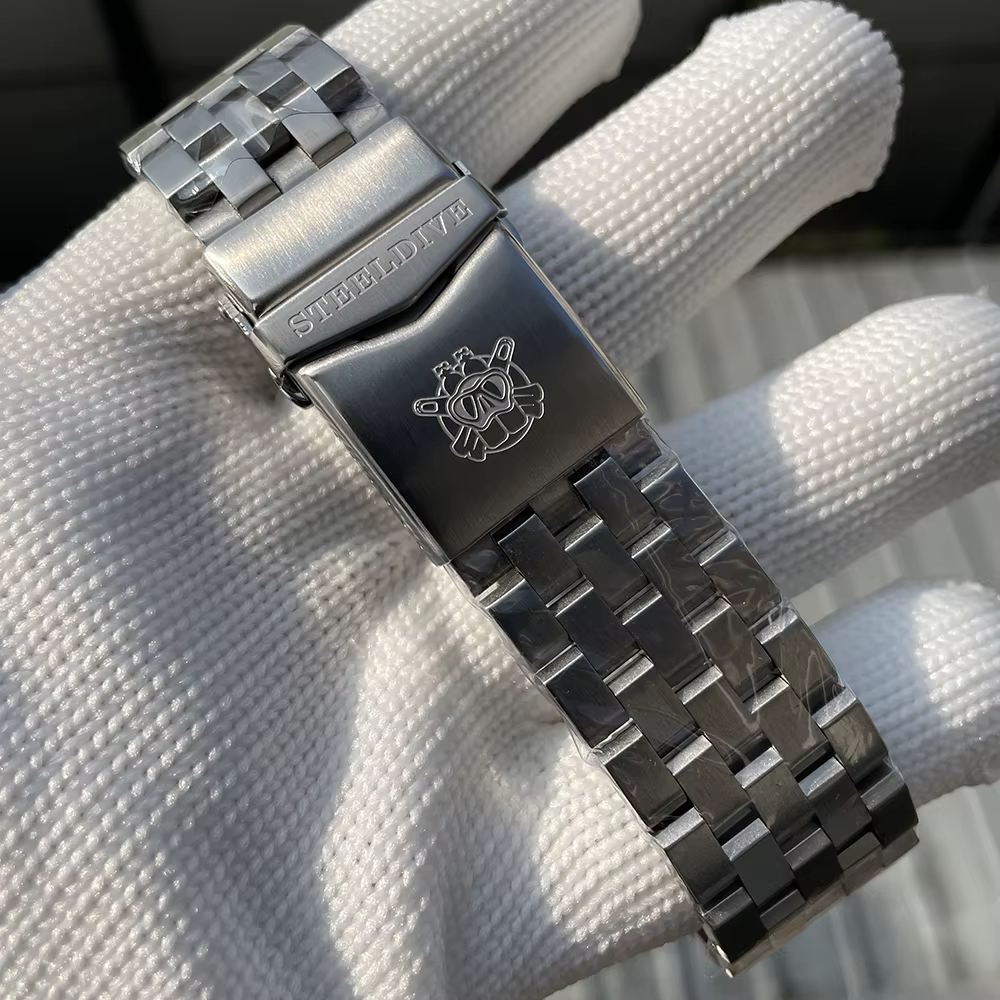 Tuna Mechanical Dive Stainless Steel Luminous Movement Wristwatch - Image 4