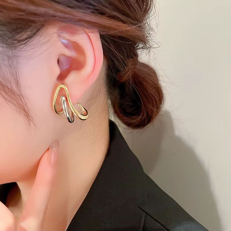 Two Tone Metal Simple Stylish Ear Piercing Daily Wear Statement Stud Earrings