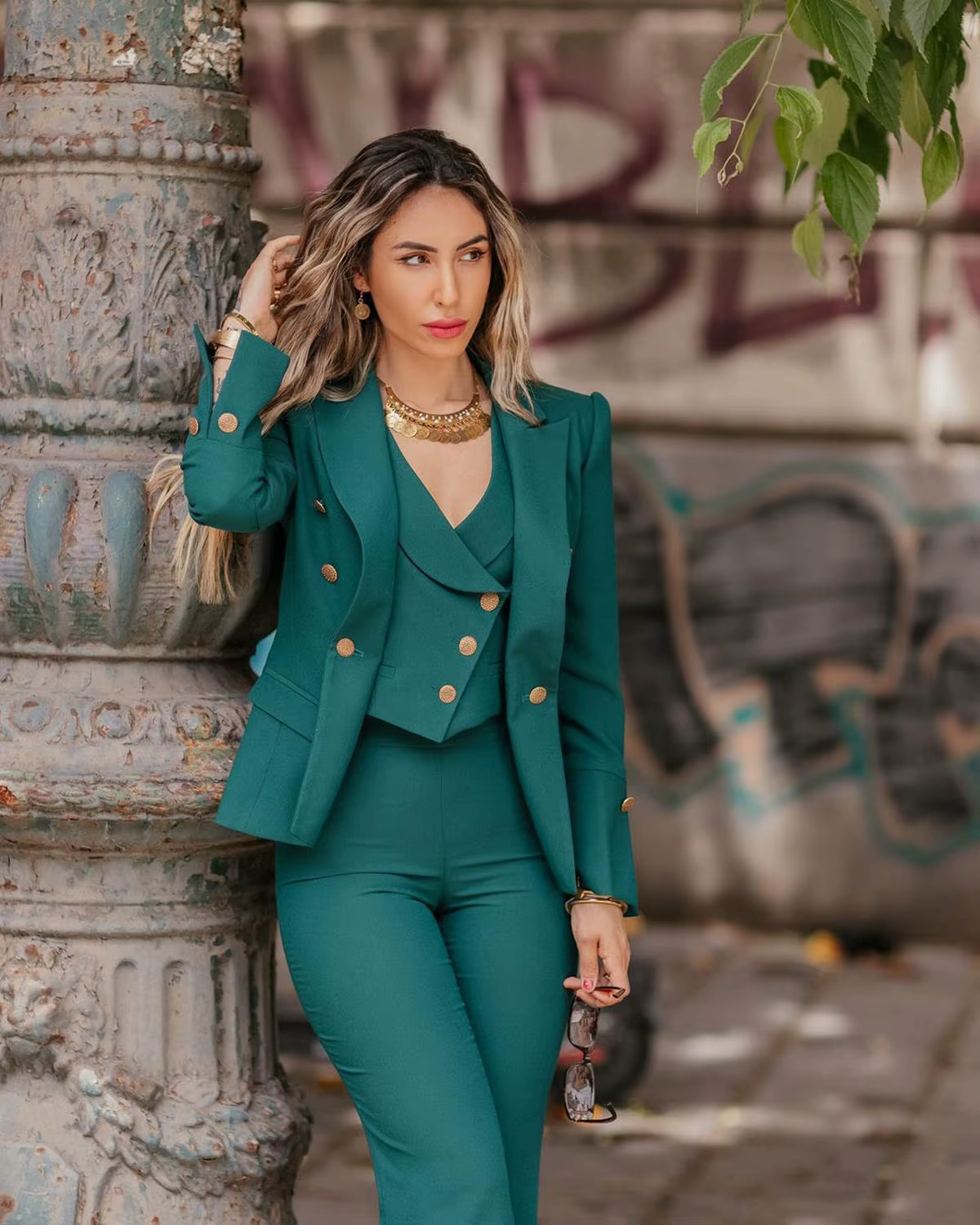 Vintage Double Breasted Peaked Lapel Slim Fit Office Jacket Pants 3 Pieces Set - Image 4