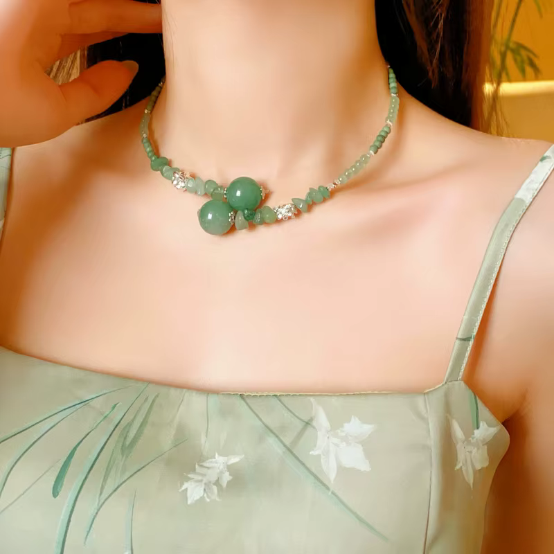 Vintage Zinc Alloy Eastern Style Jade Beaded Choker Necklace - Image 2