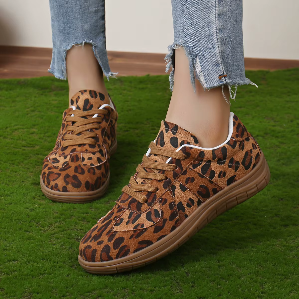 Leopard Print Flat Sneakers Lightweight Non Slip Running Shoes - Image 2