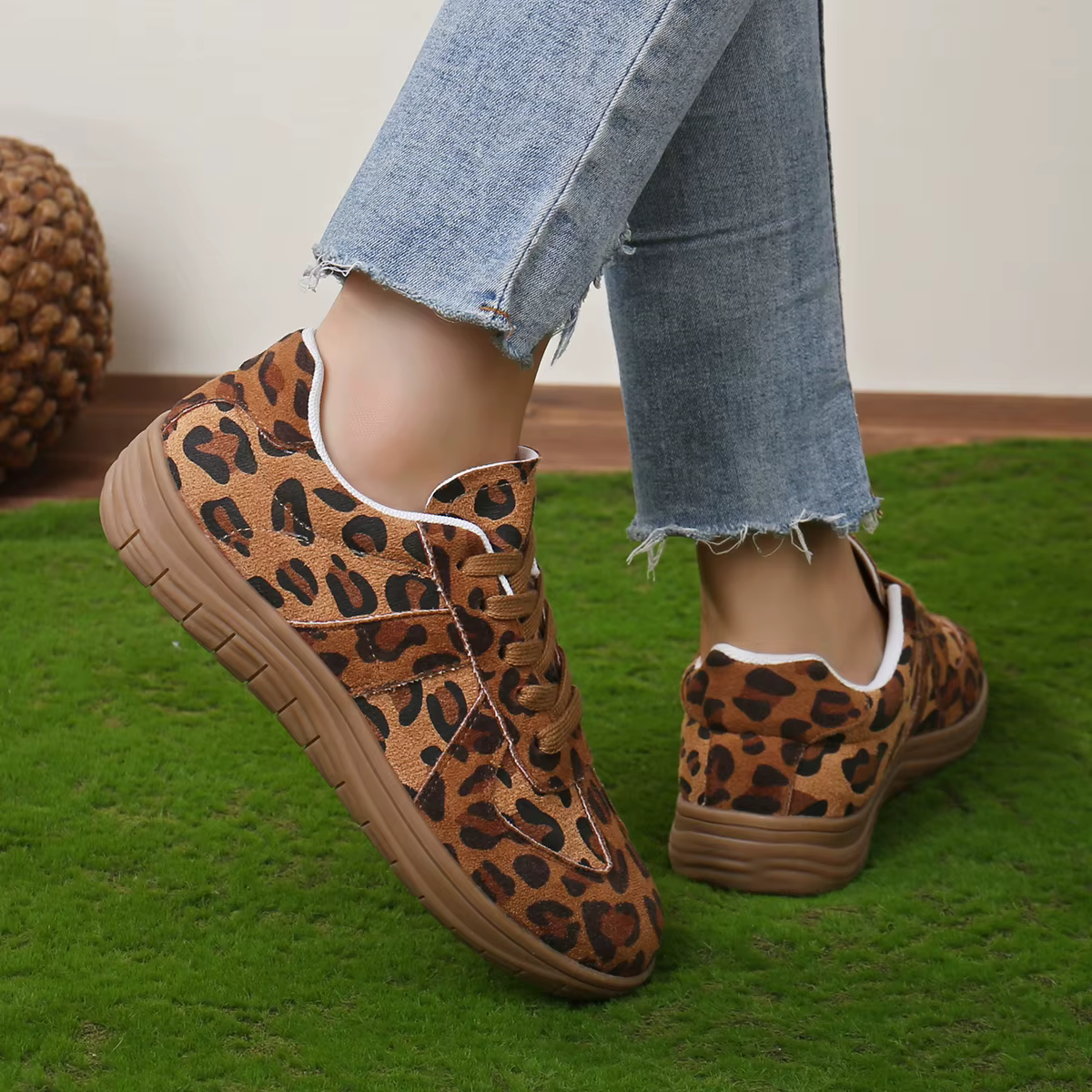 Leopard Print Flat Sneakers Lightweight Non Slip Running Shoes - Image 3
