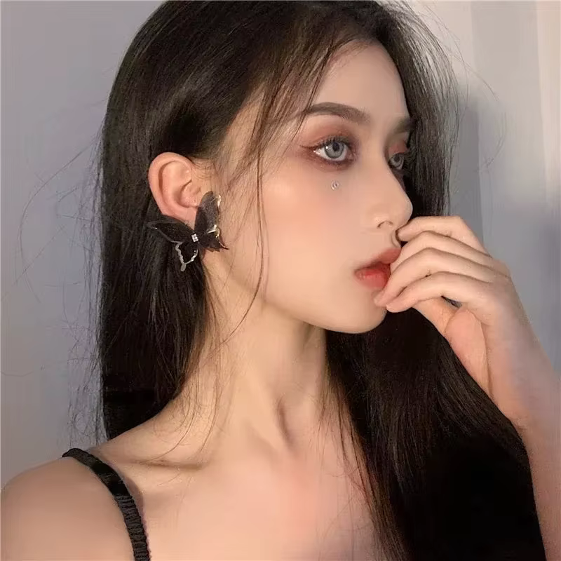 Elegant Hollow Mesh Sweet Butterfly Stud Trendy Earrings