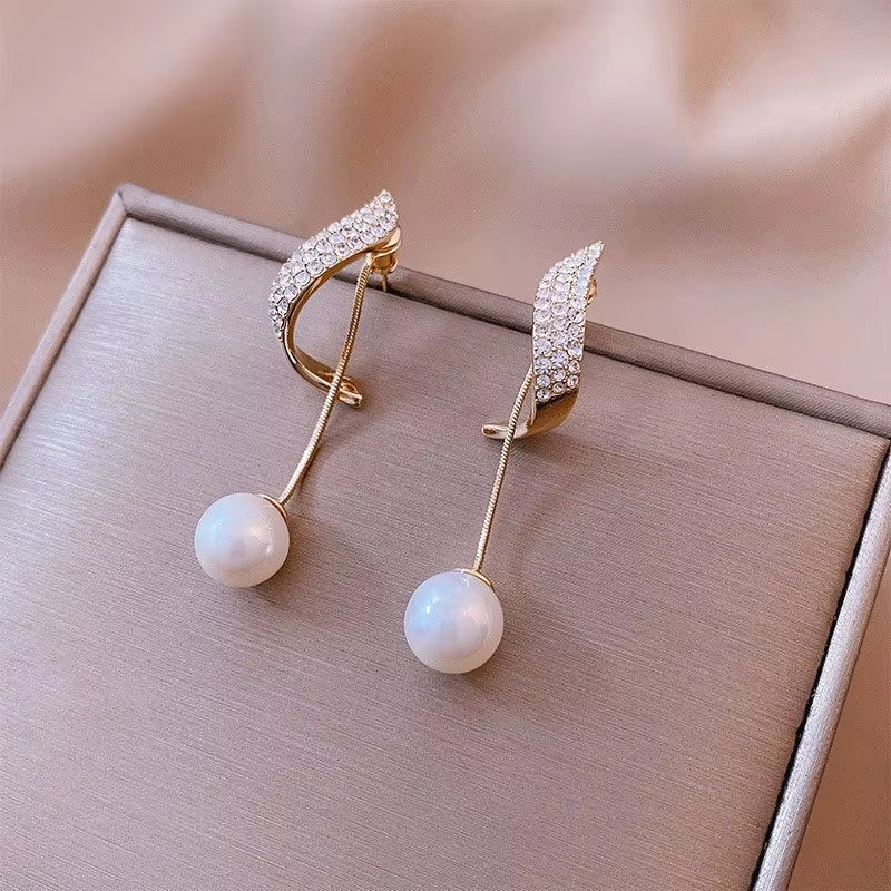 Elegant Imitation Pearl Dangle Trendy Rhinestones Geometry Leaf Drop Earrings - Image 2