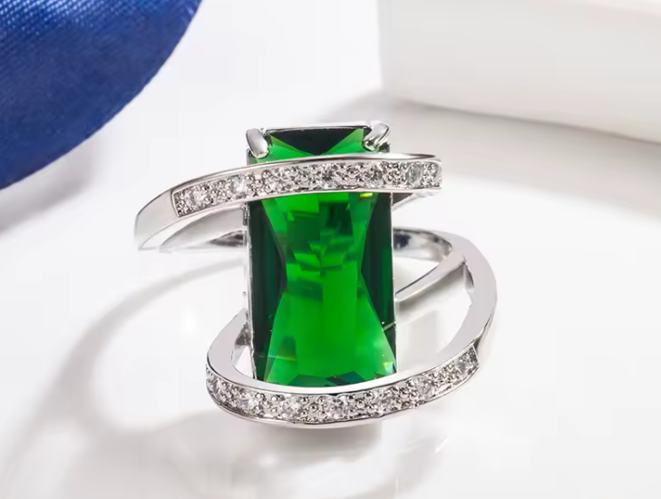 Elegant Sterlin Vintage Geometric Emerald Engagement Rings - Image 5