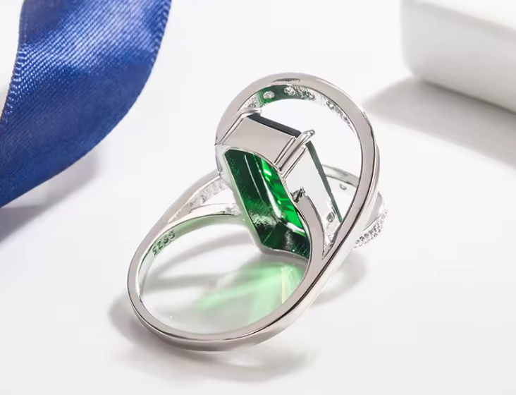 Elegant Sterlin Vintage Geometric Emerald Engagement Rings - Image 2