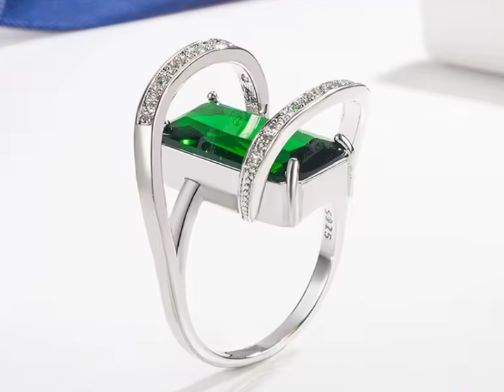 Elegant Sterlin Vintage Geometric Emerald Engagement Rings - Image 3