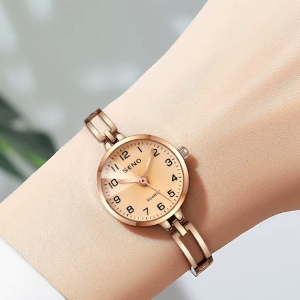 Casual Fashionable Round Waterproof Digital Dial Quartz Watch