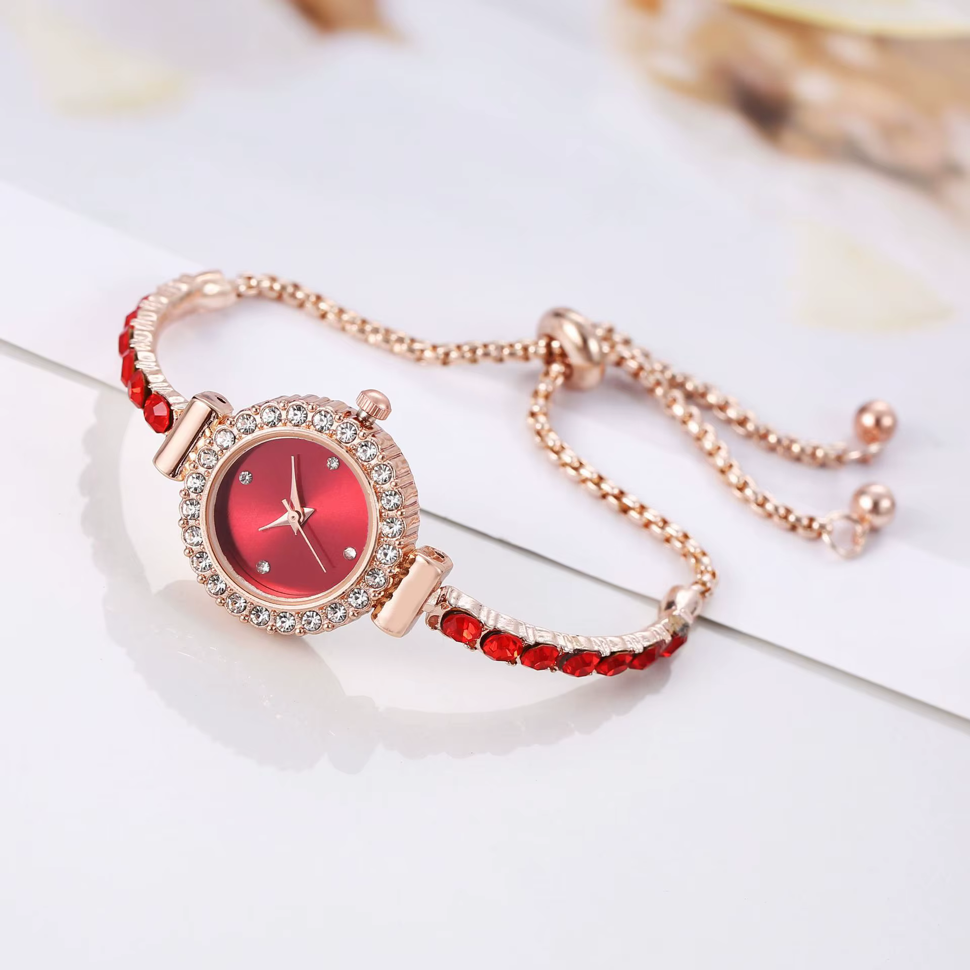 Casual Exquisite Alloy Numberless Bracelet Quartz Watch