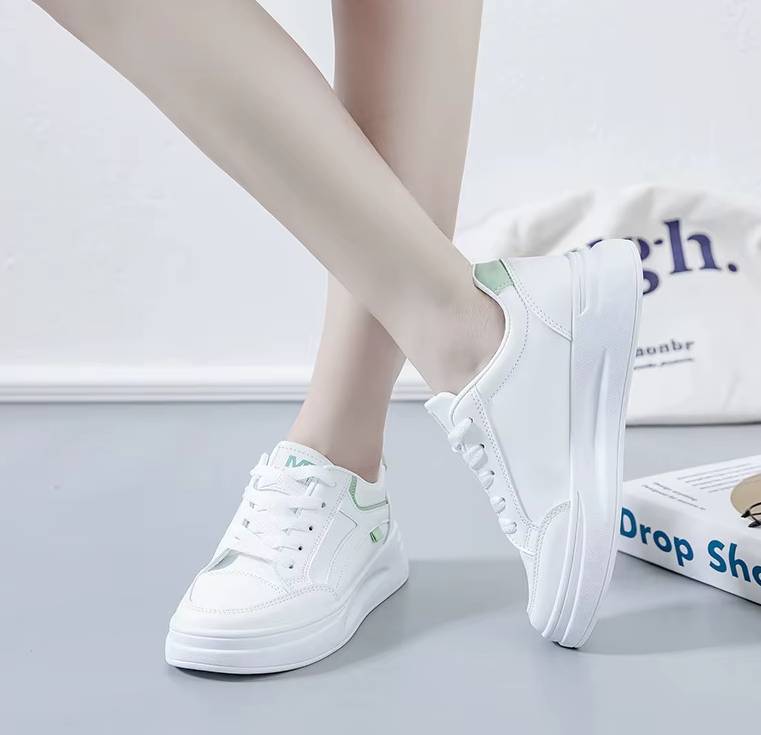 Casual Skateboarding PU Leather Lace-Up Breathable Sneakers - Image 5