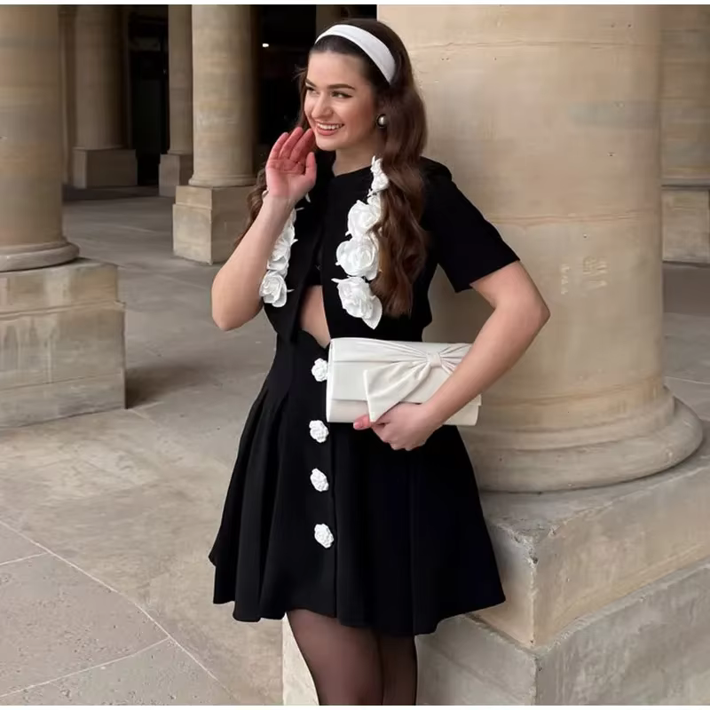 Elegant 3D Flower Hollow Out O-neck Short Sleeves Crop Tops A-line Pleated Mini Skirts Two Piece Set