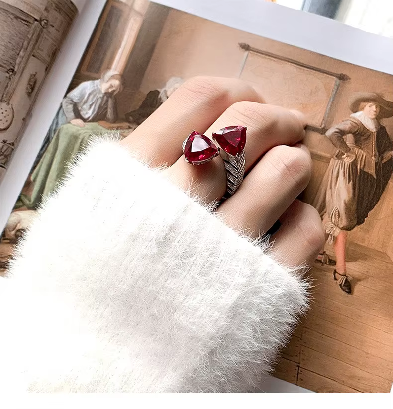 Elegant Vintage Mid-Century Open Triangle Synthetic Emerald Ring