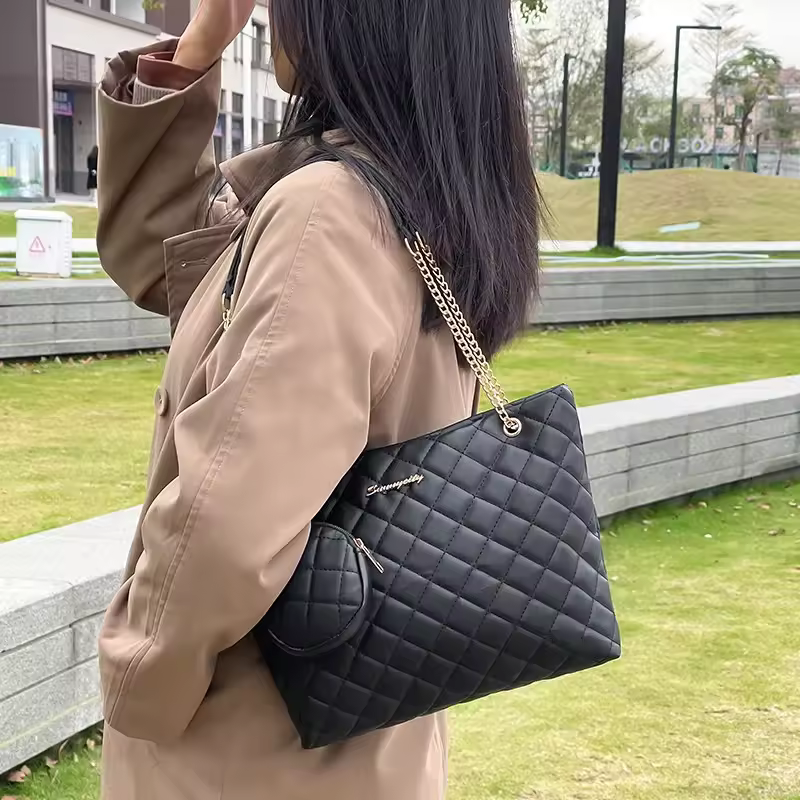 Embroidered Stylish Minimalist Letter Embellished Chain Shoulder Bag