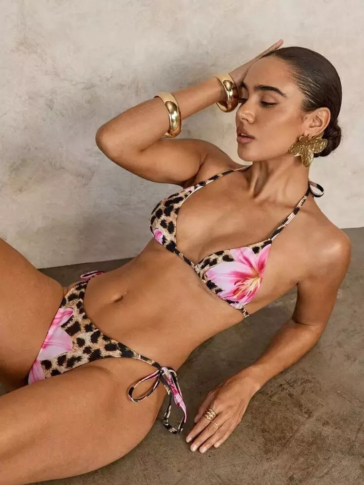 Fashion Leopard Print Bikini With Floral Accents For Beachwear - Image 2