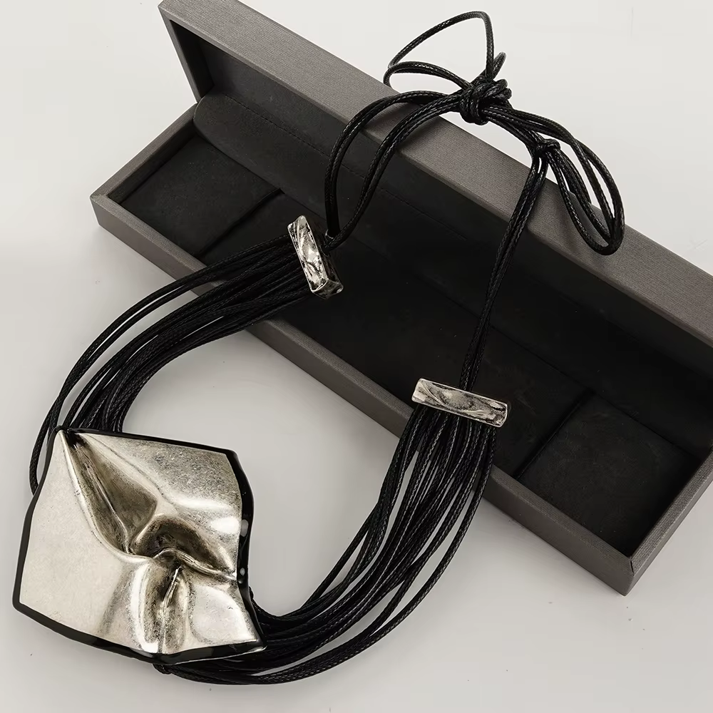 Vintage Adjustable Sweater Chain Rope Exaggerated Pendant Necklace - Image 5