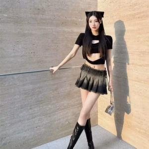 Vintage Tassel Design Preppy Style Slim Gothic Pleated Mini Skirts