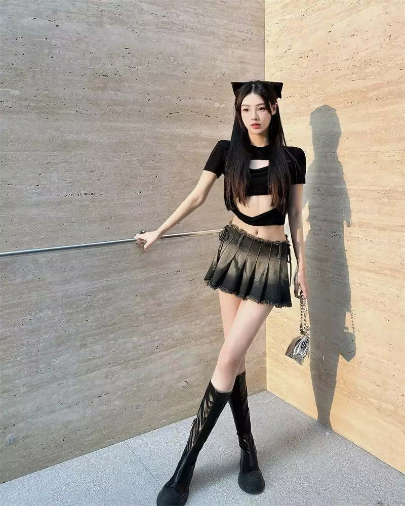 Vintage Tassel Design Preppy Style Slim Gothic Pleated Mini Skirts