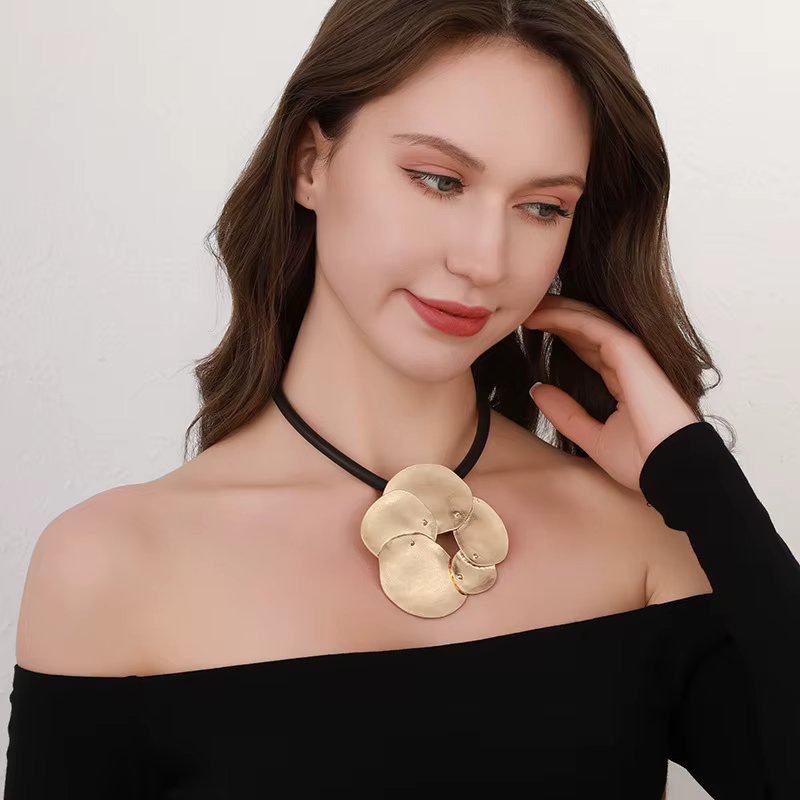 Vintage Unique Boho Floral Pendant Leather Cord Choker Necklace - Image 3