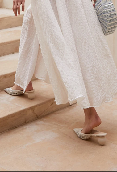 Casual Hollow Stripe Woven Slip-on Pointed Toe Slippers