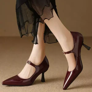 Casual Vintage Rubber Patent Leather Pointed Toe Kitten Shoes