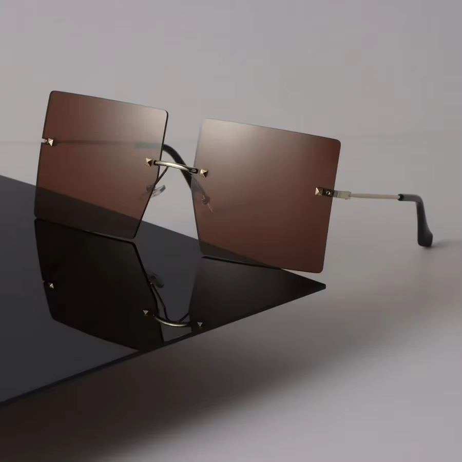 Classic Designer Eyewear Square Men Gradient Sun Glasses - Image 4