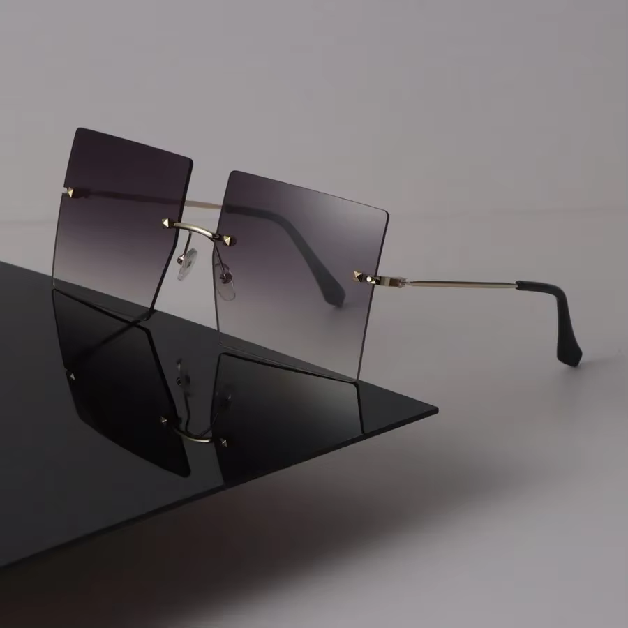 Classic Designer Eyewear Square Men Gradient Sun Glasses - Image 6