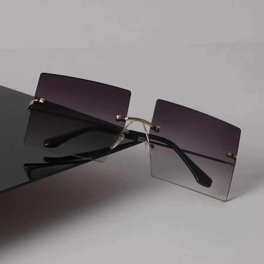 Classic Designer Eyewear Square Men Gradient Sun Glasses - Image 7
