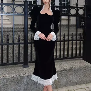 Elegant Lace Details Sweetheart Flared Long Sleeve Velvet Dress