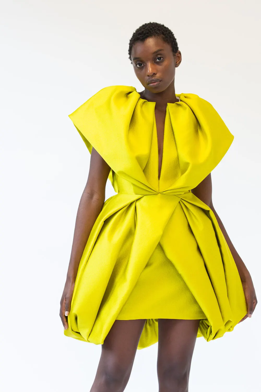 Elegant O-Neck Draped Satin Solid Puff Short Sleeves Pleated Pullover Mini Dress