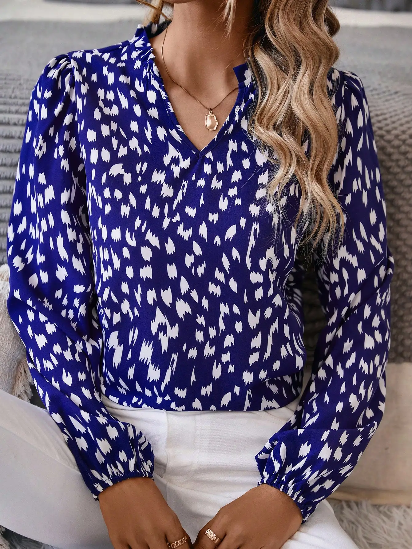 Elegant Pullover V-neck Long Sleeve Full Non Stretch Printed Shirt - Image 4