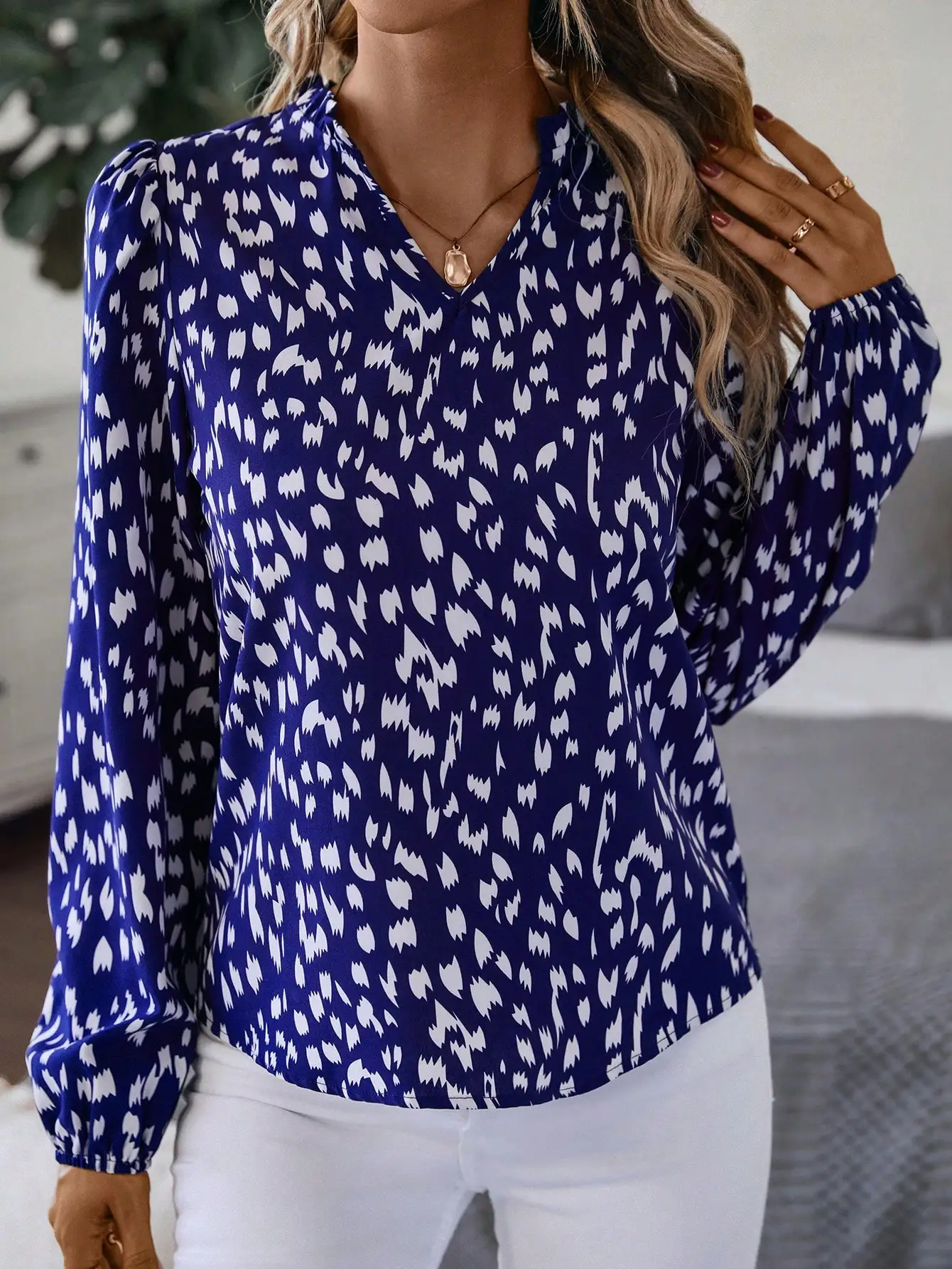 Elegant Pullover V-neck Long Sleeve Full Non Stretch Printed Shirt - Image 5
