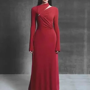 Elegant Skew Collar Hollow Out Metal Decorative Kink Pleated Evening Party Maxi Dresses