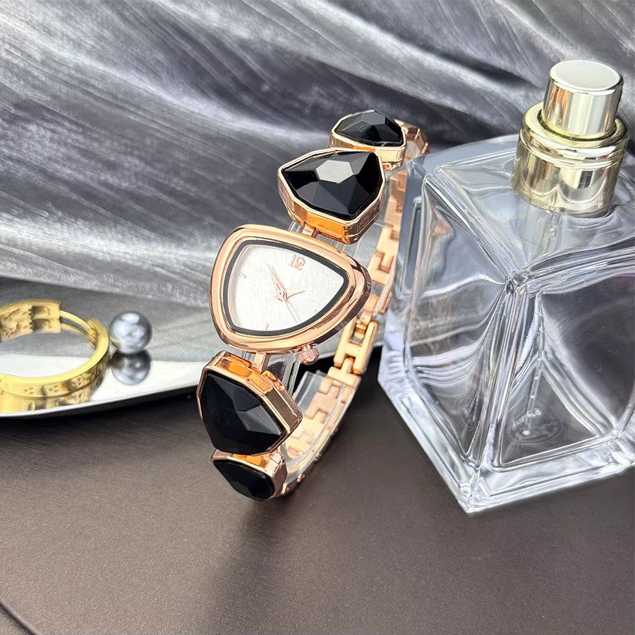 Irregular Shape Large Sparkling Special Shaped Rhinestone Sun Pattern Quarts Watch - Image 24